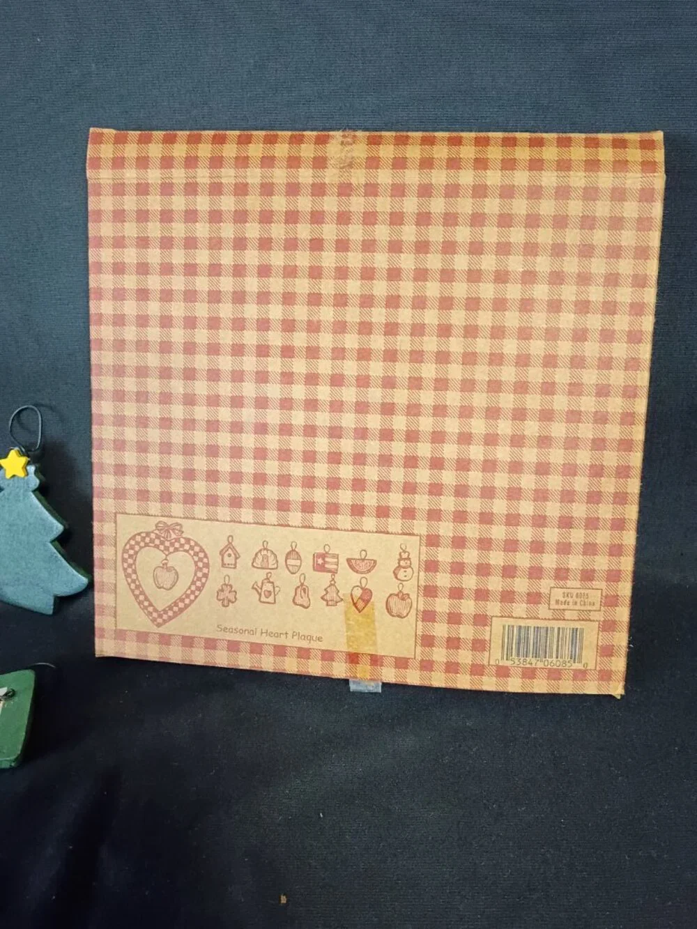 Cobble Creek Seasonal Heart Plaque 12 Interchangeable Wooden Icons Primitive